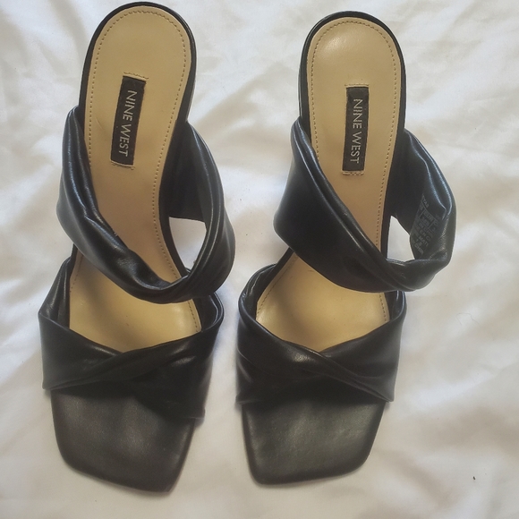 High heal sandals - Picture 1 of 4